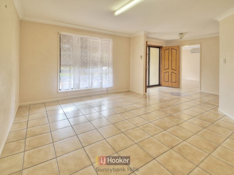 12 Mayfair Place, Stretton QLD 4116