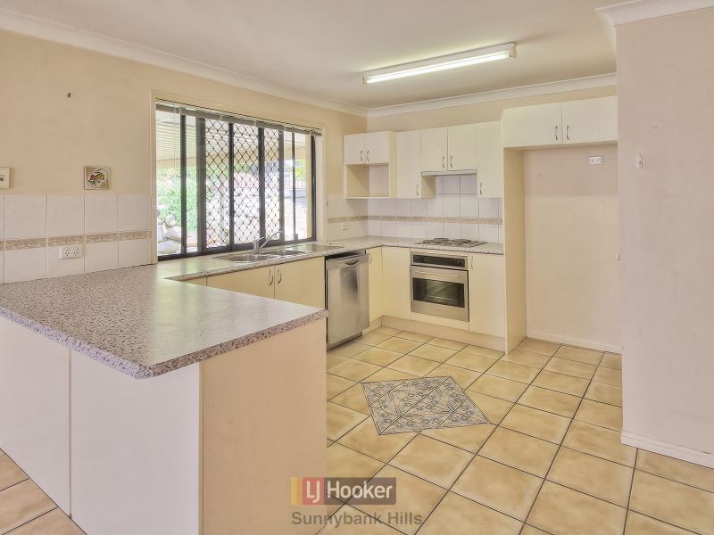 12 Mayfair Place, Stretton QLD 4116