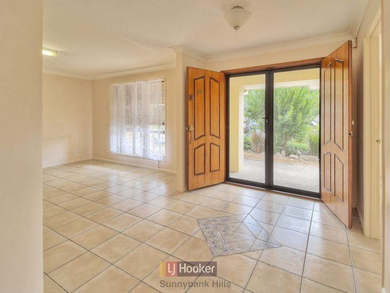 12 Mayfair Place, Stretton QLD 4116