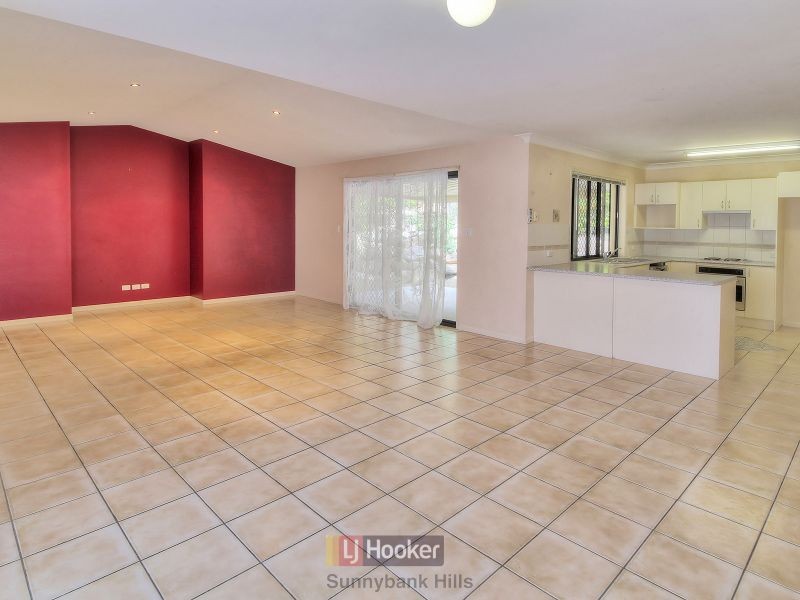 12 Mayfair Place, Stretton QLD 4116