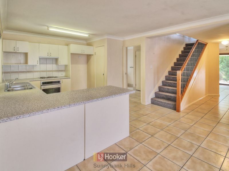 12 Mayfair Place, Stretton QLD 4116