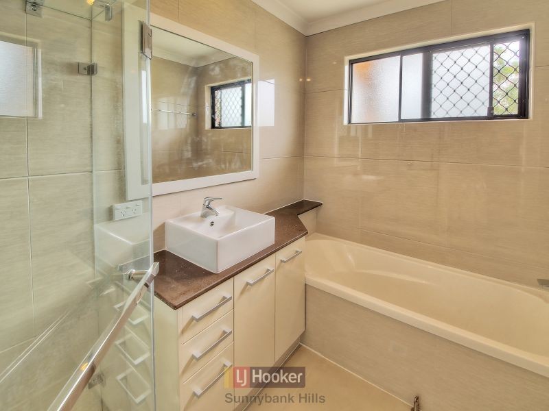 25 Doulton Street, Calamvale QLD 4116