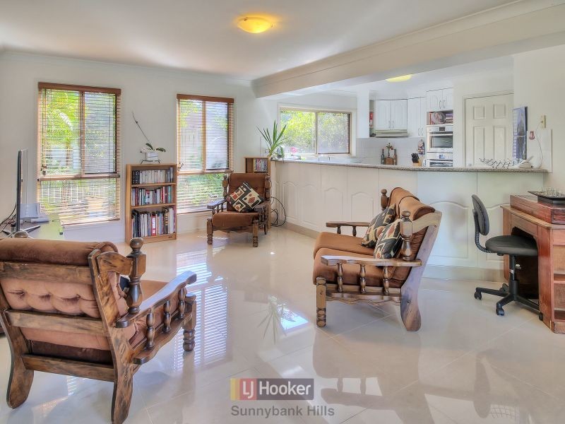 3 Marigold Close, Calamvale QLD 4116