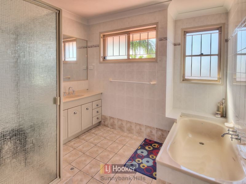 3 Marigold Close, Calamvale QLD 4116