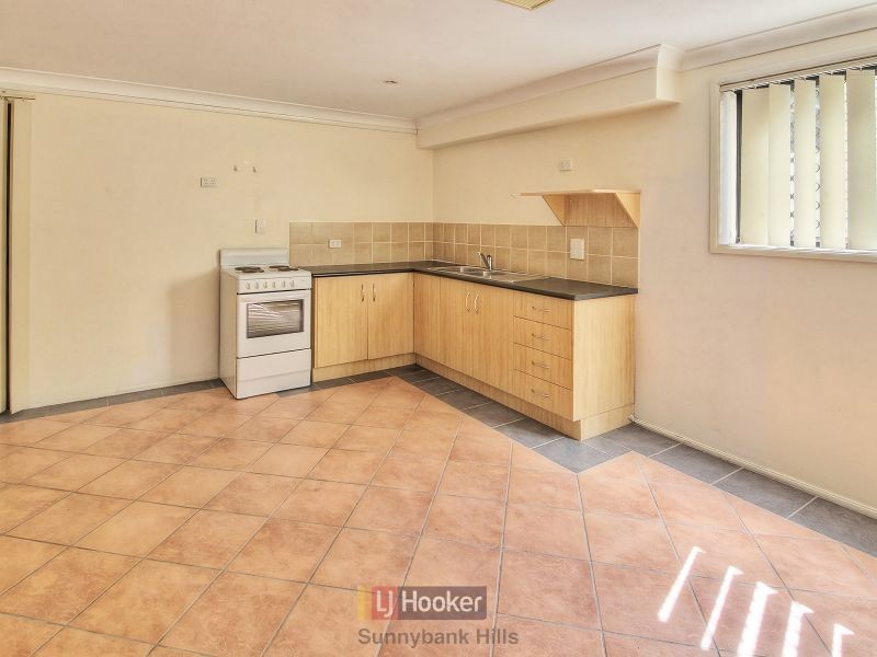 8/56 Central Avenue, Indooroopilly QLD 4068