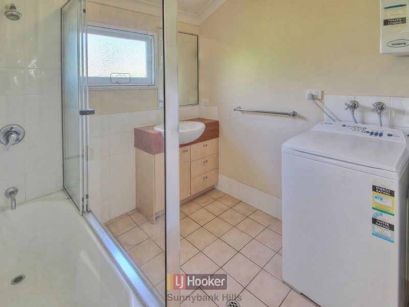 8/56 Central Avenue, Indooroopilly QLD 4068