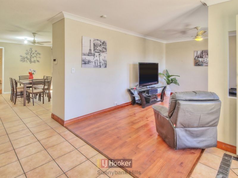 60 Solandra Crescent, Calamvale QLD 4116