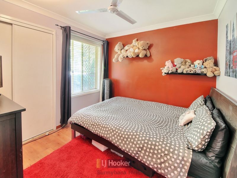 60 Solandra Crescent, Calamvale QLD 4116
