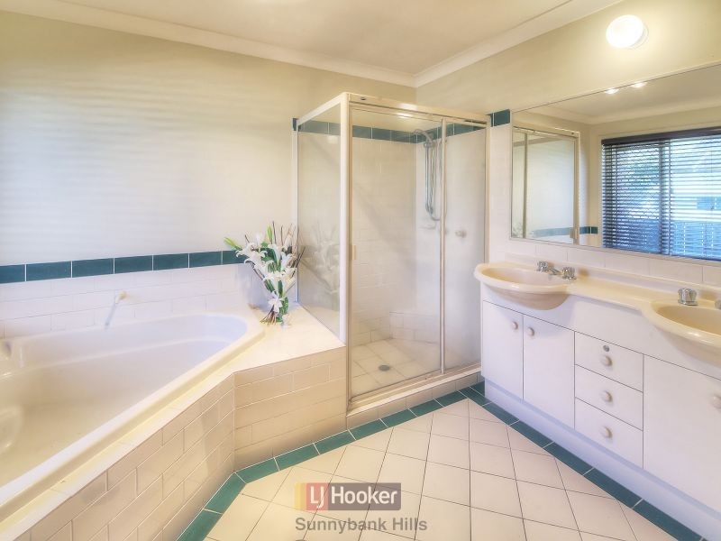 60 Solandra Crescent, Calamvale QLD 4116