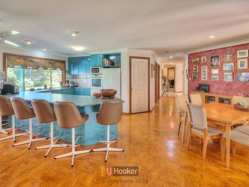 8 Saracen Court, Forestdale QLD 4118