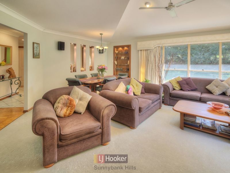 8 Saracen Court, Forestdale QLD 4118