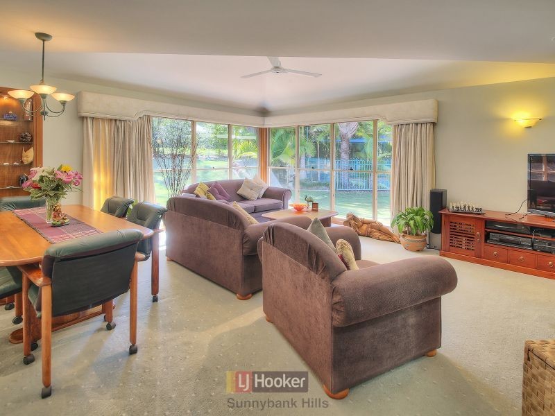 8 Saracen Court, Forestdale QLD 4118