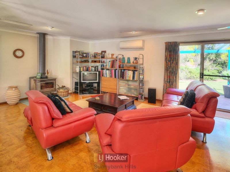 8 Saracen Court, Forestdale QLD 4118