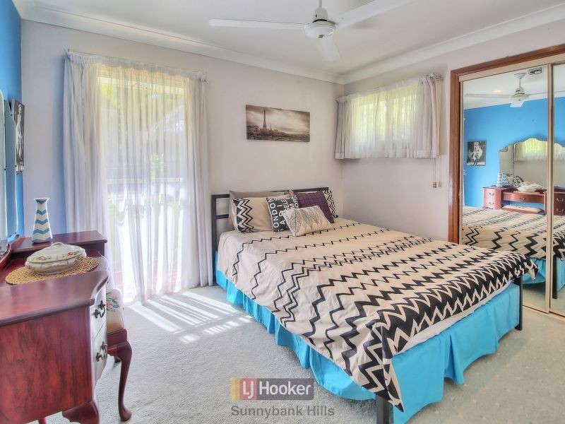 8 Saracen Court, Forestdale QLD 4118