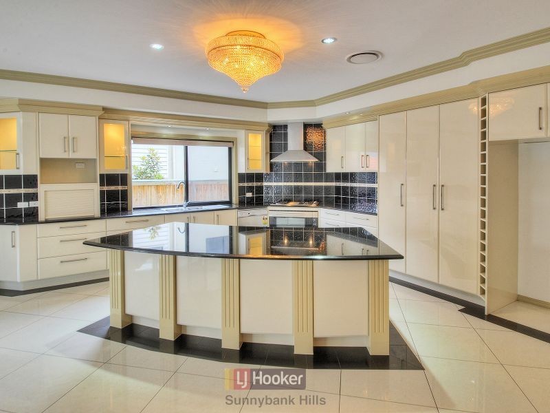 27 Hawthorn Circuit, Stretton QLD 4116