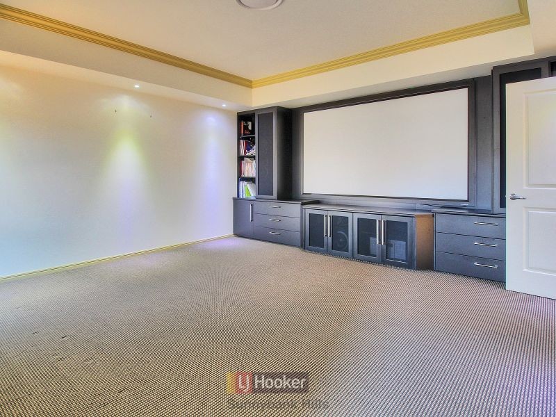 27 Hawthorn Circuit, Stretton QLD 4116