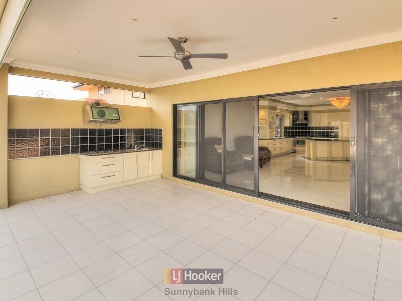 27 Hawthorn Circuit, Stretton QLD 4116