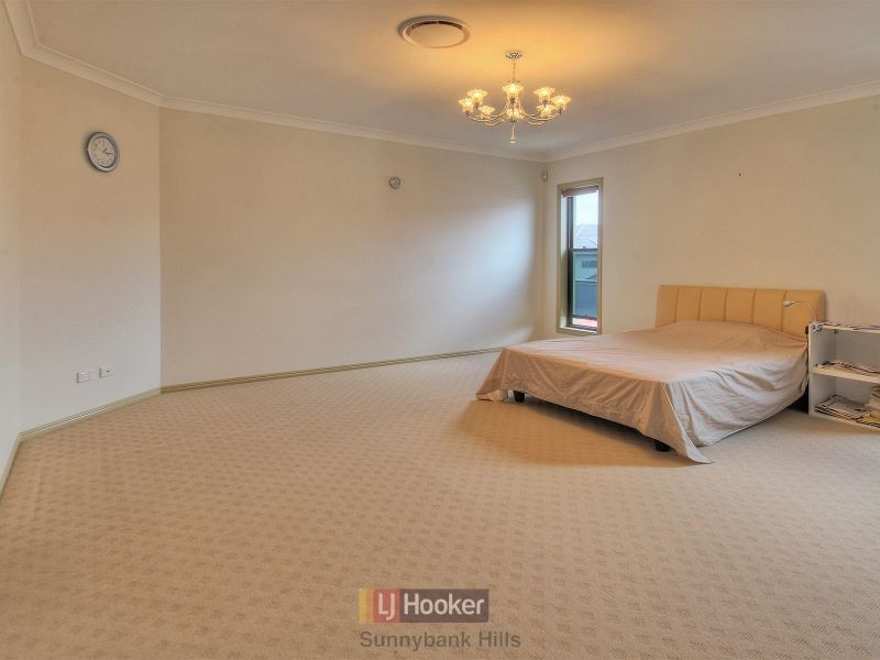 27 Hawthorn Circuit, Stretton QLD 4116