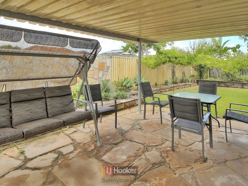 2 Hampshire Court, Calamvale QLD 4116