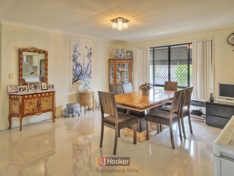 2 Hampshire Court, Calamvale QLD 4116