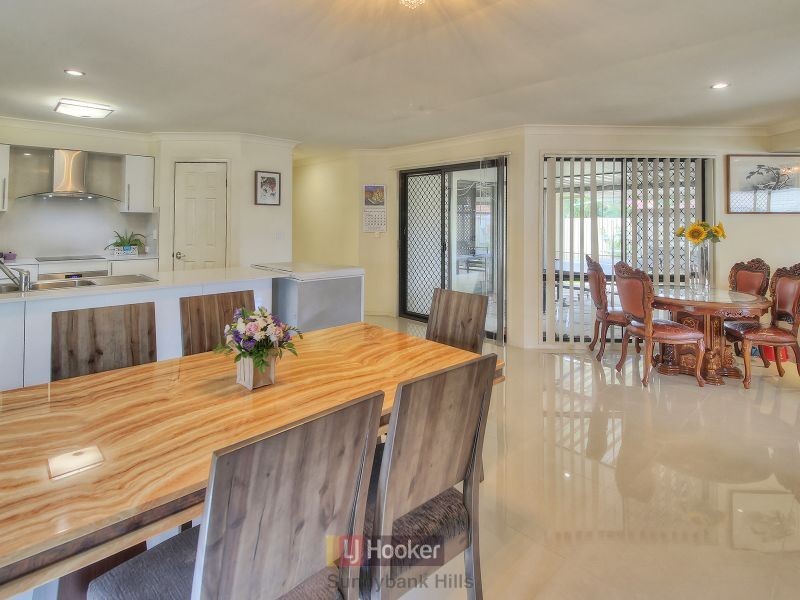 2 Hampshire Court, Calamvale QLD 4116