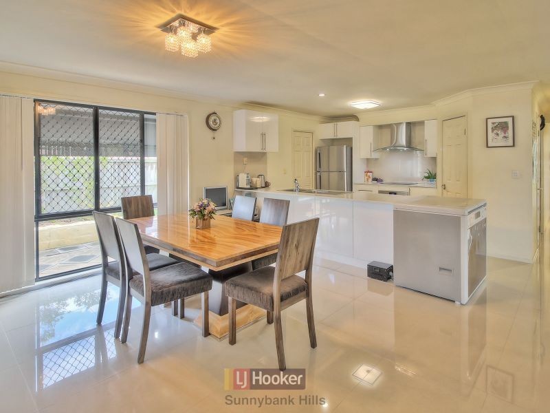 2 Hampshire Court, Calamvale QLD 4116