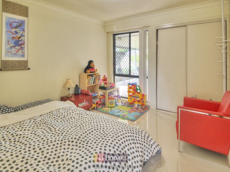 2 Hampshire Court, Calamvale QLD 4116