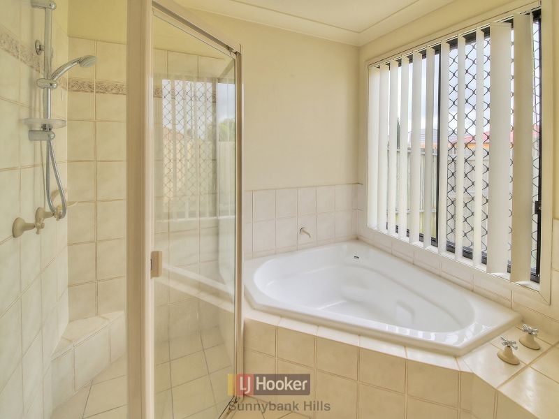 2 Hampshire Court, Calamvale QLD 4116