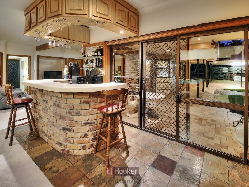 8 Gleneagles Court, Sunnybank QLD 4109