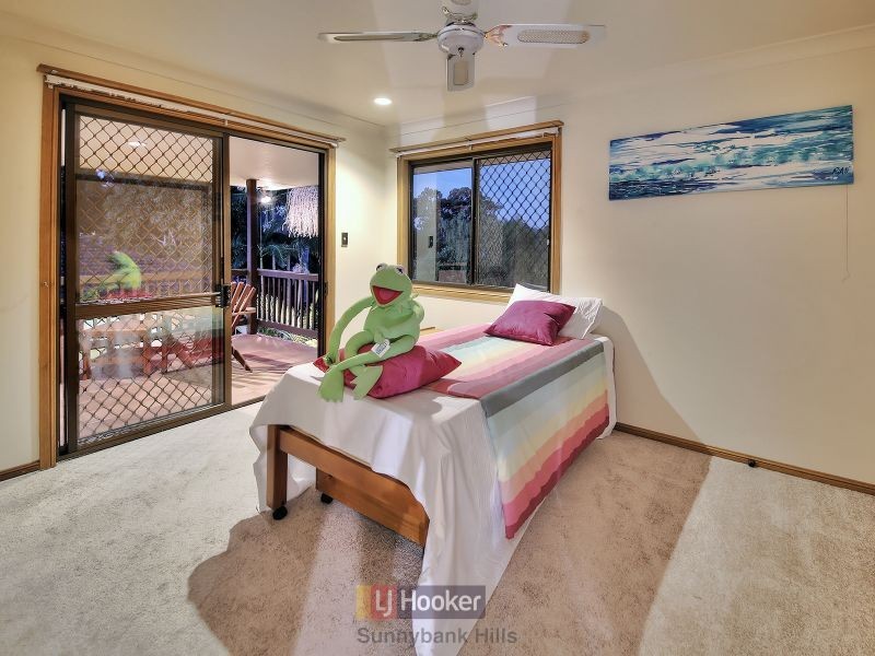 8 Gleneagles Court, Sunnybank QLD 4109