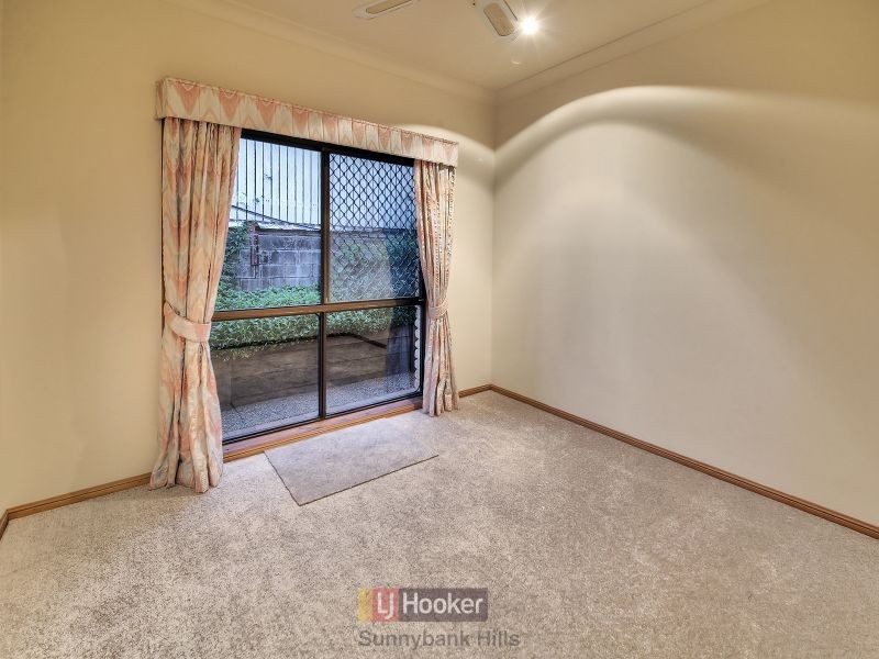 8 Gleneagles Court, Sunnybank QLD 4109