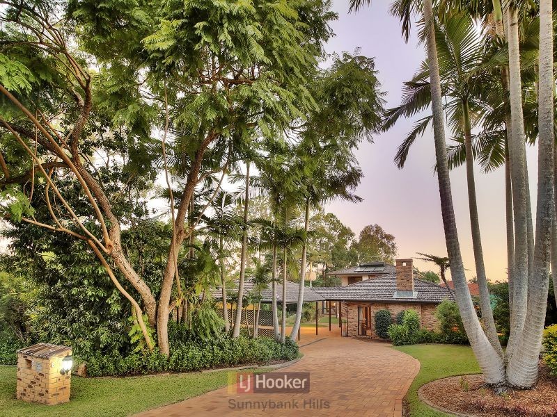 8 Gleneagles Court, Sunnybank QLD 4109