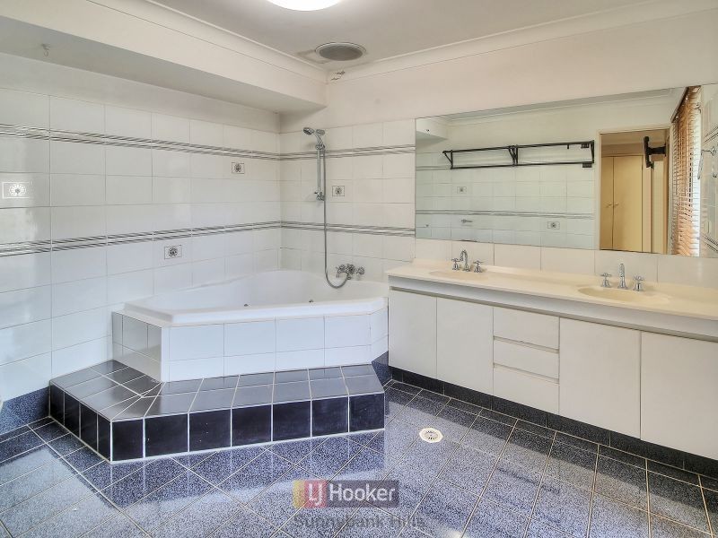 24 Pinewood Court, Algester QLD 4115