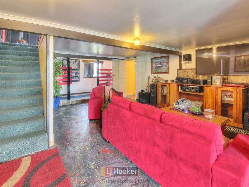 10 Kenny Street, Woodridge QLD 4114