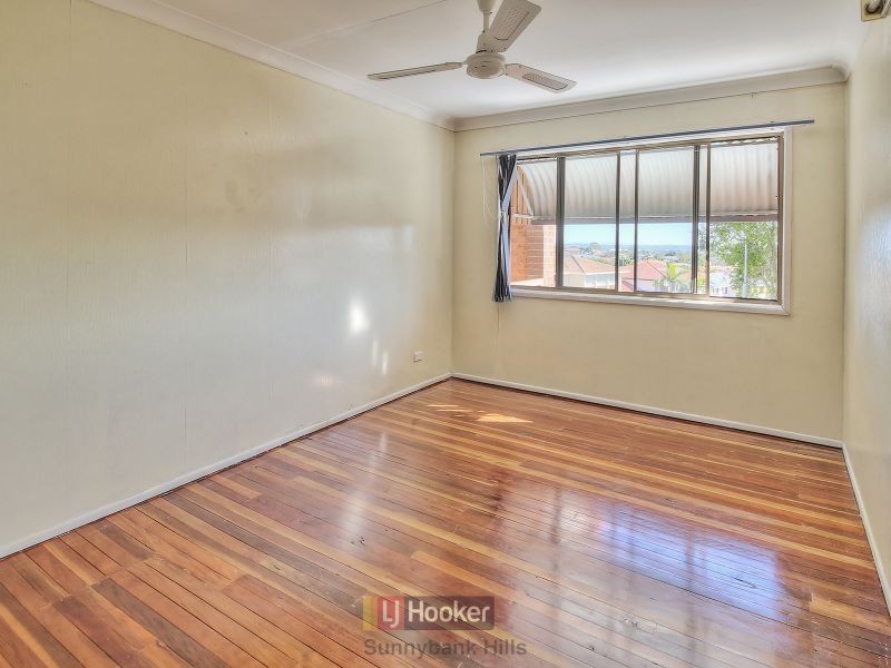 10 Sasha Street, Robertson QLD 4109