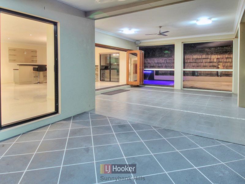 10 Meadowbank Court, Calamvale QLD 4116