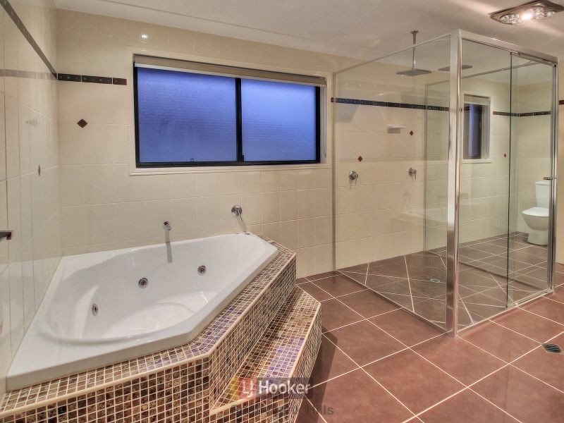 10 Meadowbank Court, Calamvale QLD 4116