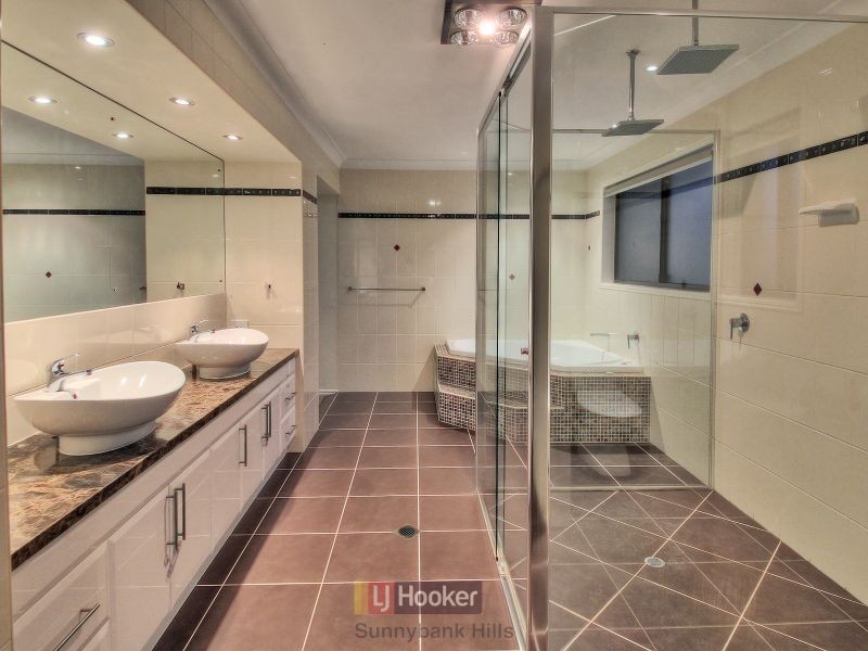 10 Meadowbank Court, Calamvale QLD 4116