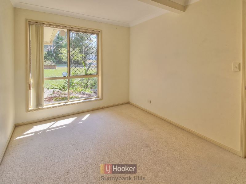 8 Maywood Crescent, Calamvale QLD 4116