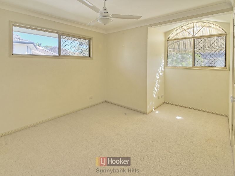 8 Maywood Crescent, Calamvale QLD 4116