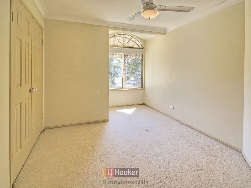 8 Maywood Crescent, Calamvale QLD 4116