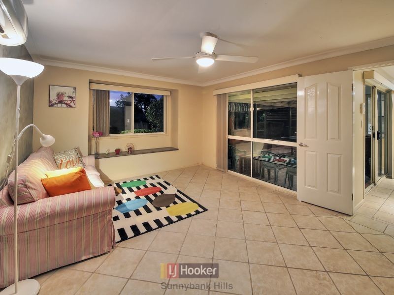 3 Wellington Place, Parkinson QLD 4115