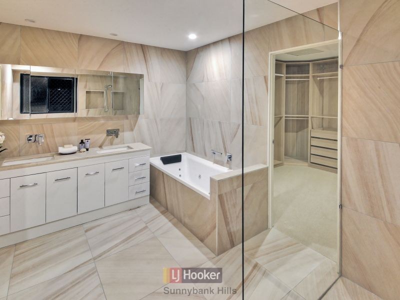 11 Meadowbank Court, Calamvale QLD 4116