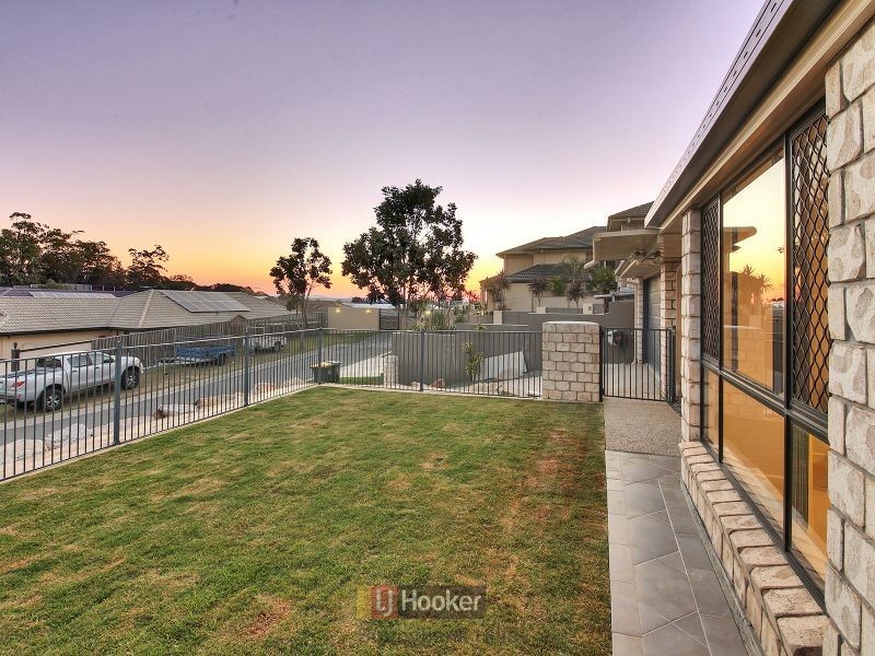11 Meadowbank Court, Calamvale QLD 4116