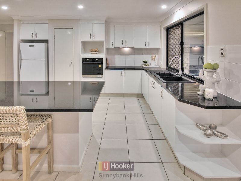 11 Meadowbank Court, Calamvale QLD 4116