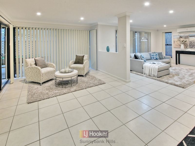 11 Meadowbank Court, Calamvale QLD 4116