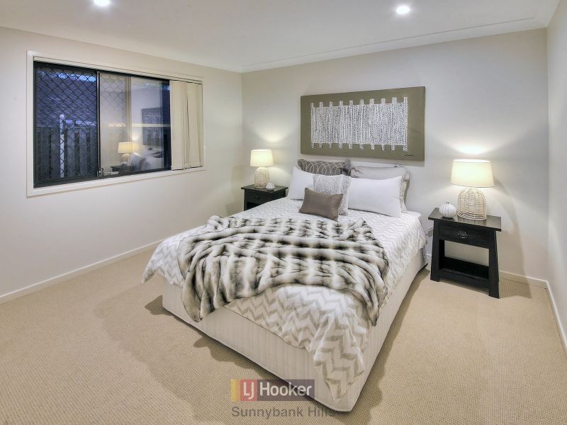 11 Meadowbank Court, Calamvale QLD 4116