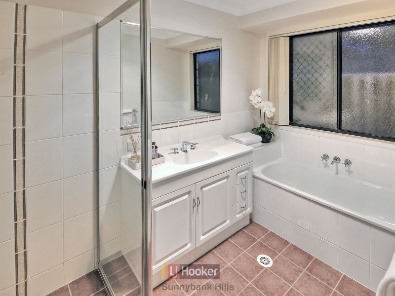 11 Meadowbank Court, Calamvale QLD 4116