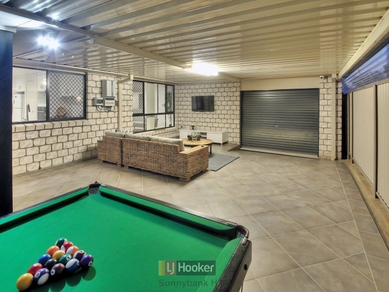 11 Meadowbank Court, Calamvale QLD 4116