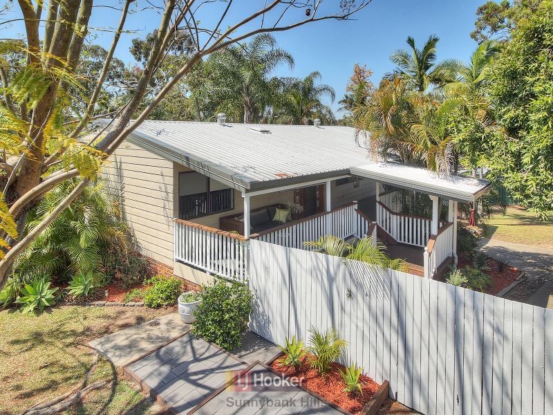 16 Liana Court, Regents Park QLD 4118